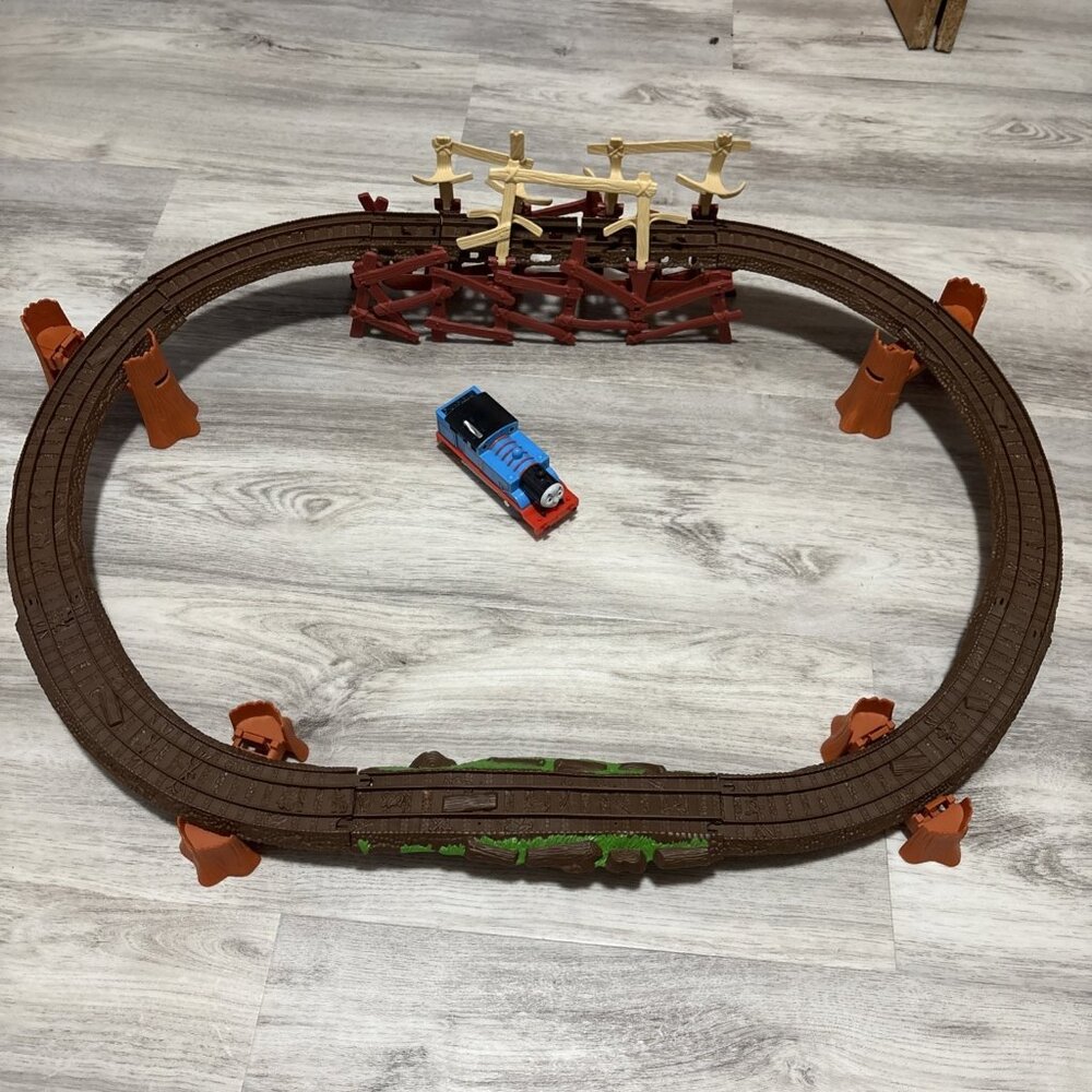 Thomas & Friends Track Master Shake Shake Bridge with Motorized Train Complete